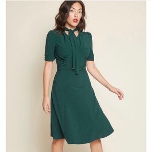 Voodoo Vixen Audrey “Green Age of Intrigue” A-Line Flare Dress. Size Large.